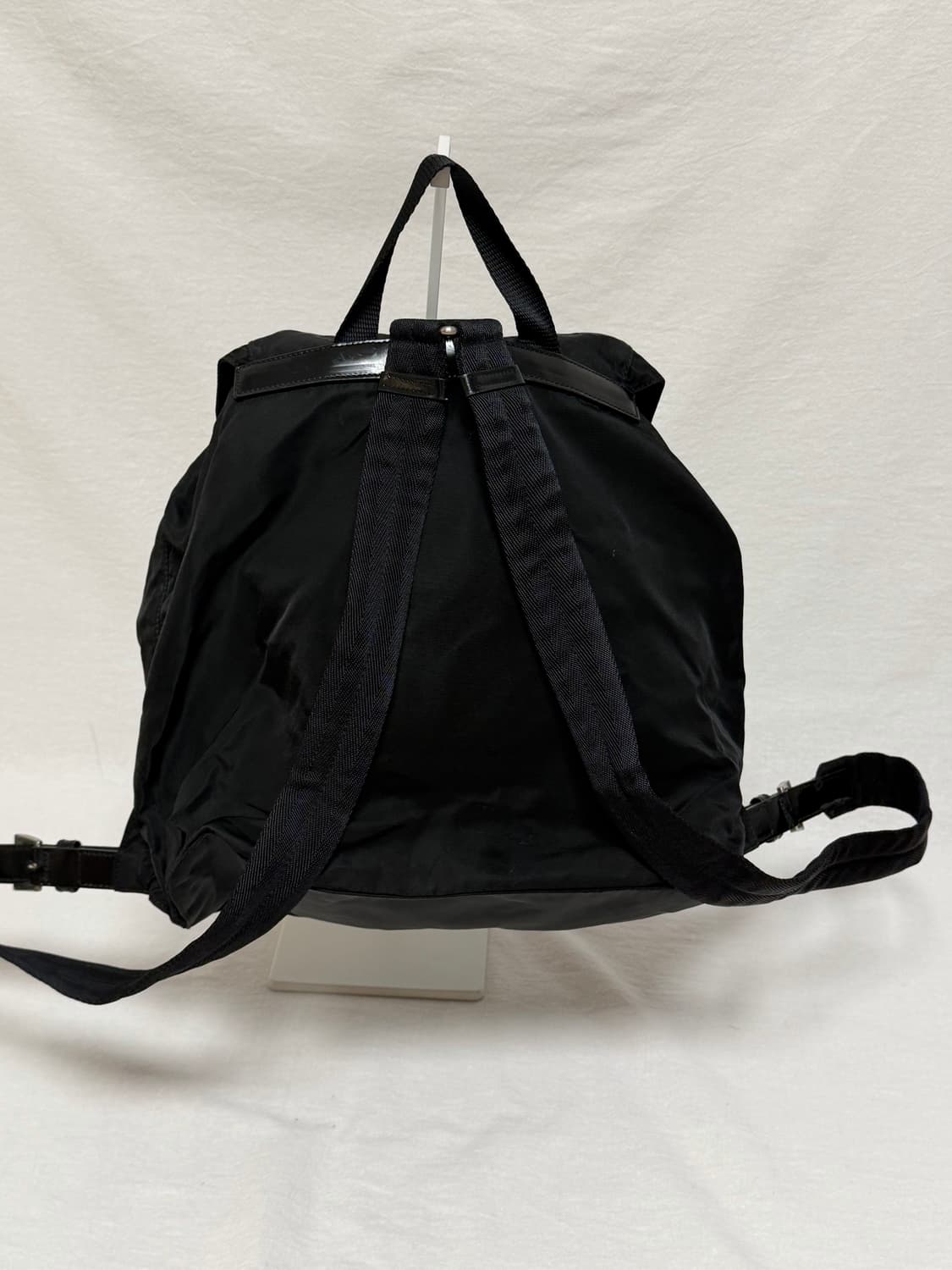 정품 프라다 포코노 나일론 투포켓 미디움 백팩 블랙 상품이미지6