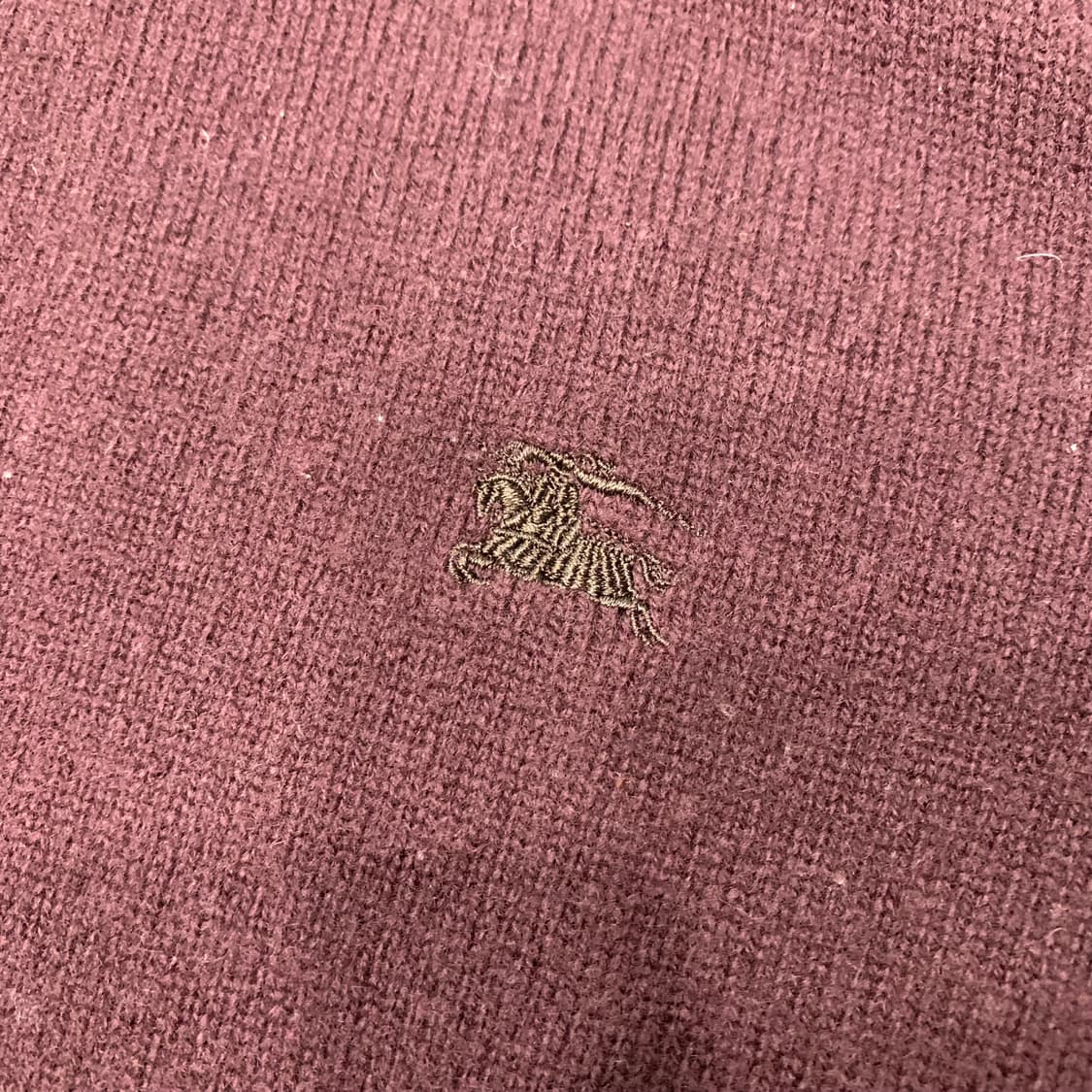 버버리 신형 버건디 반집업니트(정품) 상품이미지5