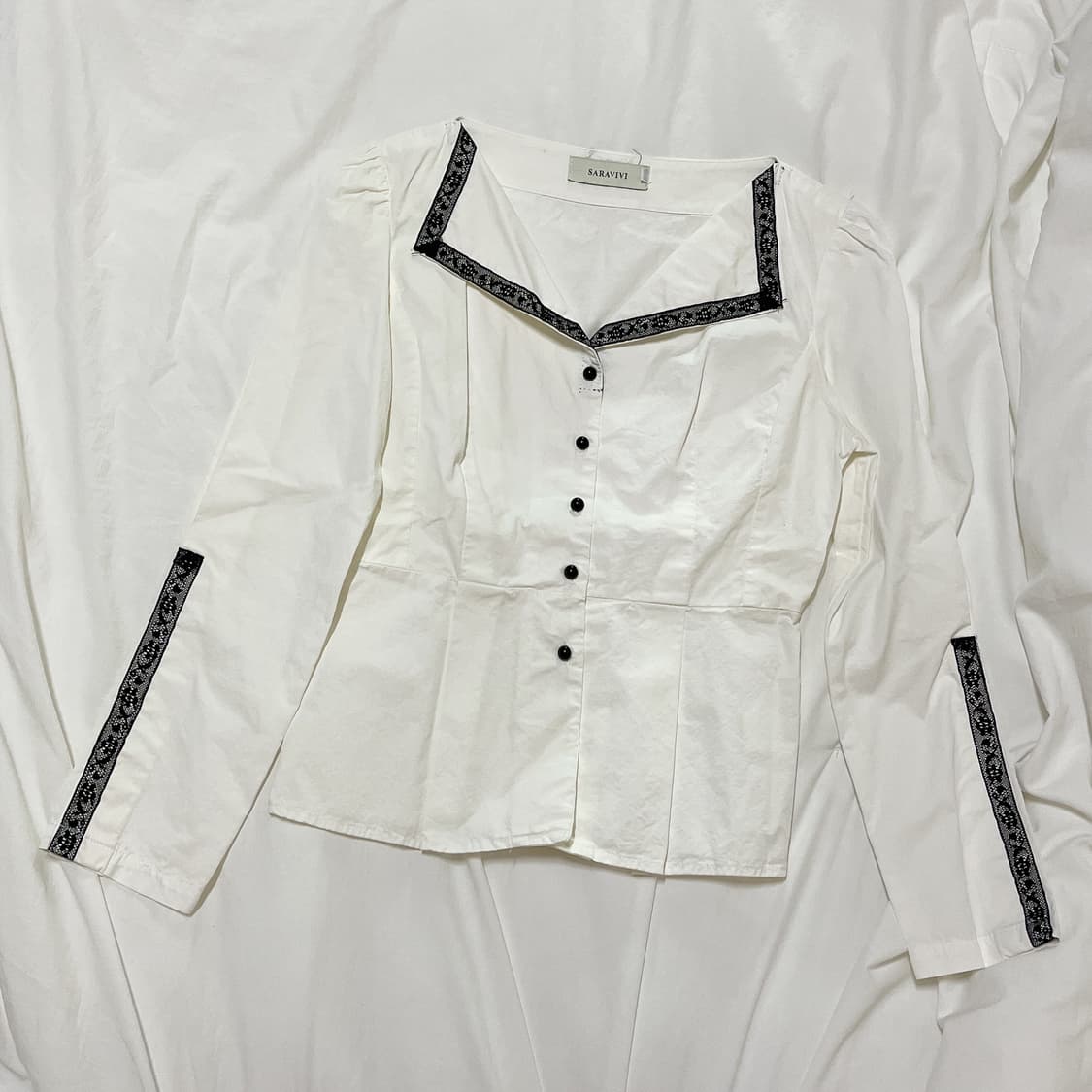 빈티지 ) 블랙레이스포인트 핀턱블라우스 상품이미지2