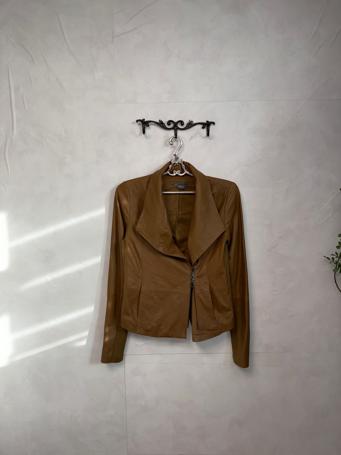 Mocha brown goat skin two way draped jk 상품이미지3