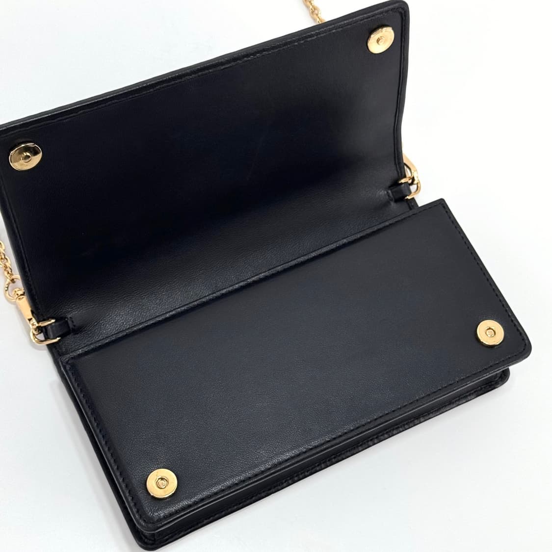 미우미우 마테라쎄 체인 크로스백 블랙 (5ZH178) 상품이미지9