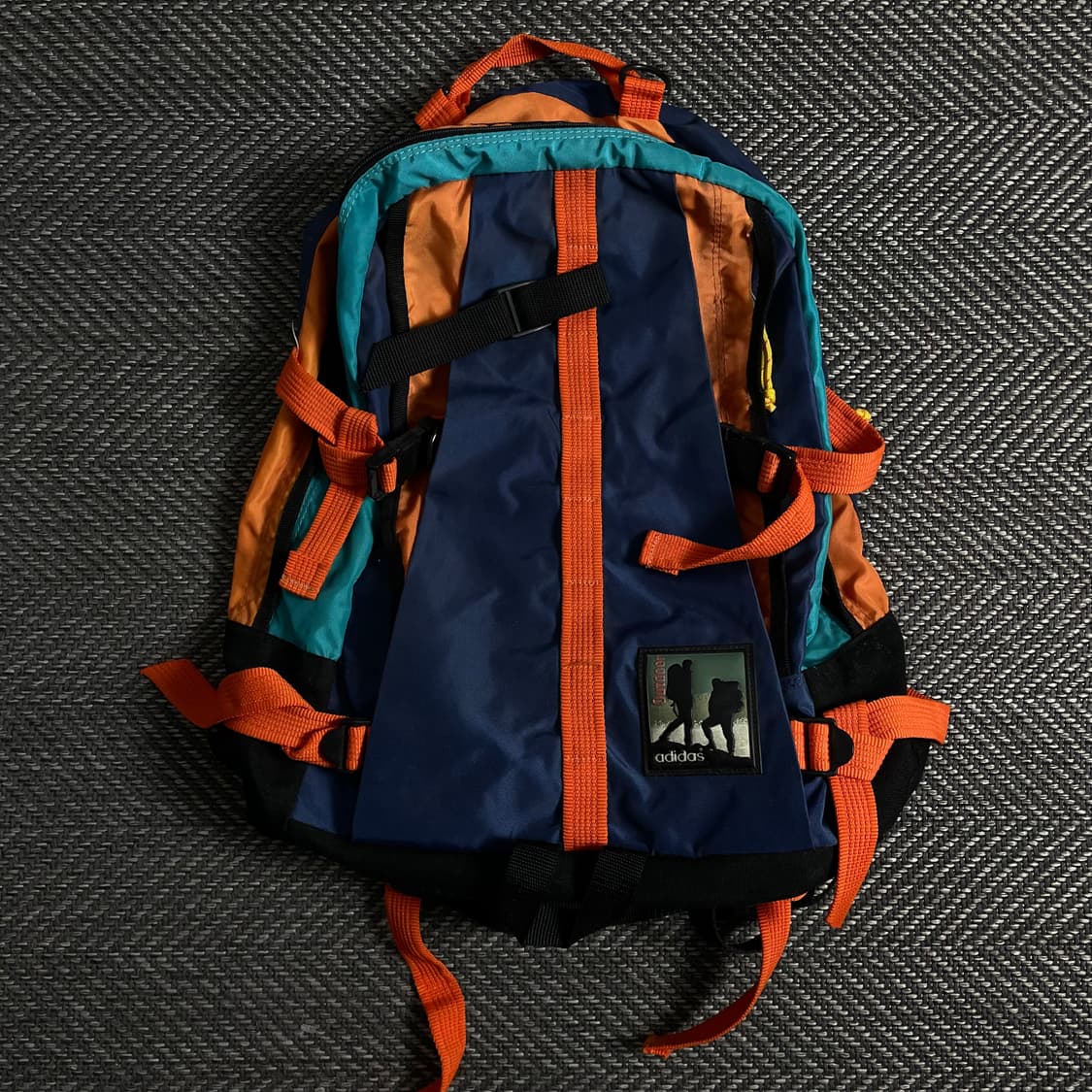 00s 아디다스 올드스쿨 버클 디테일 테크 백팩o 3631 상품이미지1