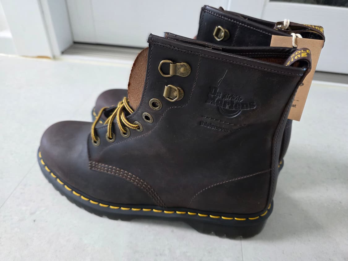 [새상품]닥터마틴 x 디스이즈네버댓 1460 왁스드 풀 그레인 브라운 상품이미지2