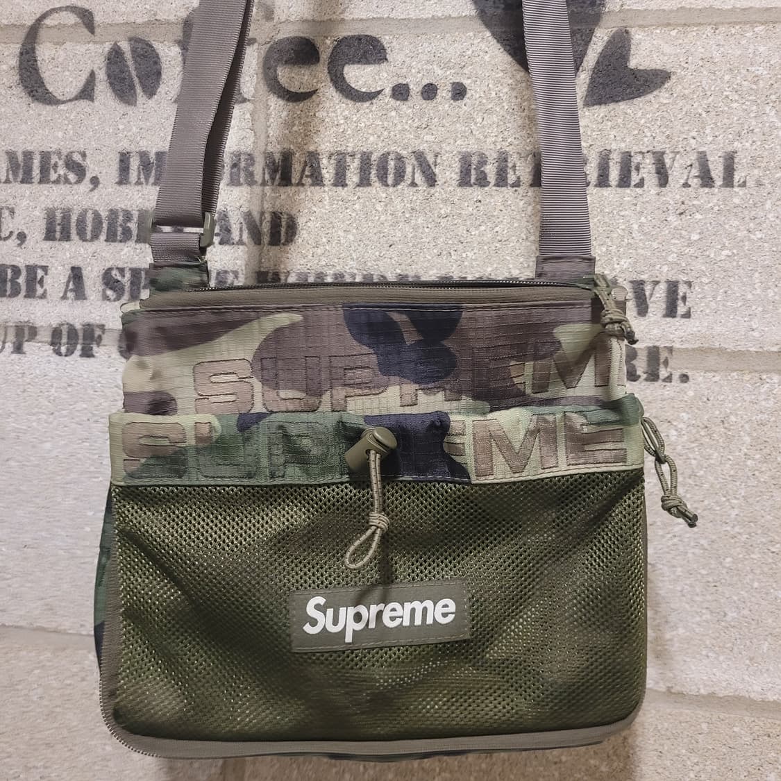 슈프림 카모 사이드백 상품이미지3