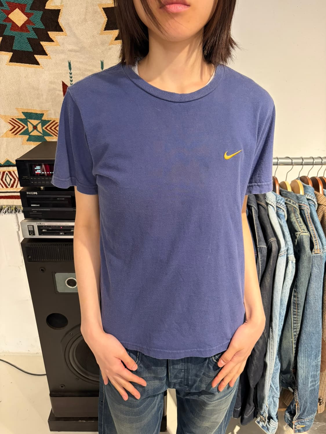 Nike 미니 스우시 자수 딥블루 반팔 티셔츠 상품이미지1