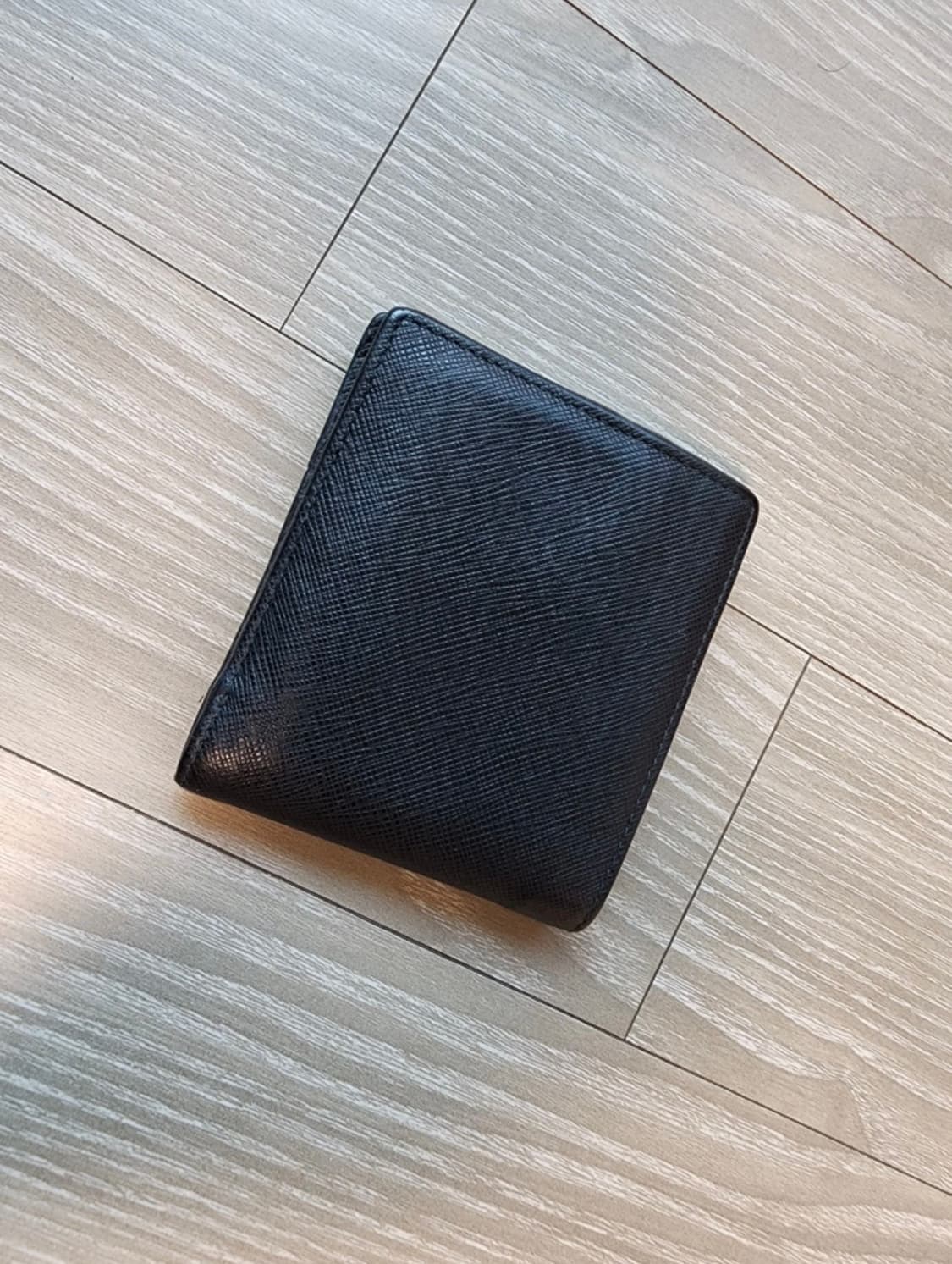 프라다 백화점 정품 남성 반지갑 팝니다 상품이미지3