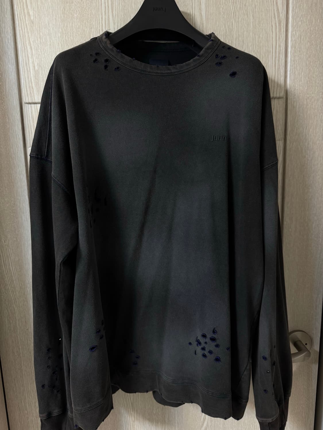 준지 데미지 스티치 스프레이 다잉 롱슬리브. 상품이미지2