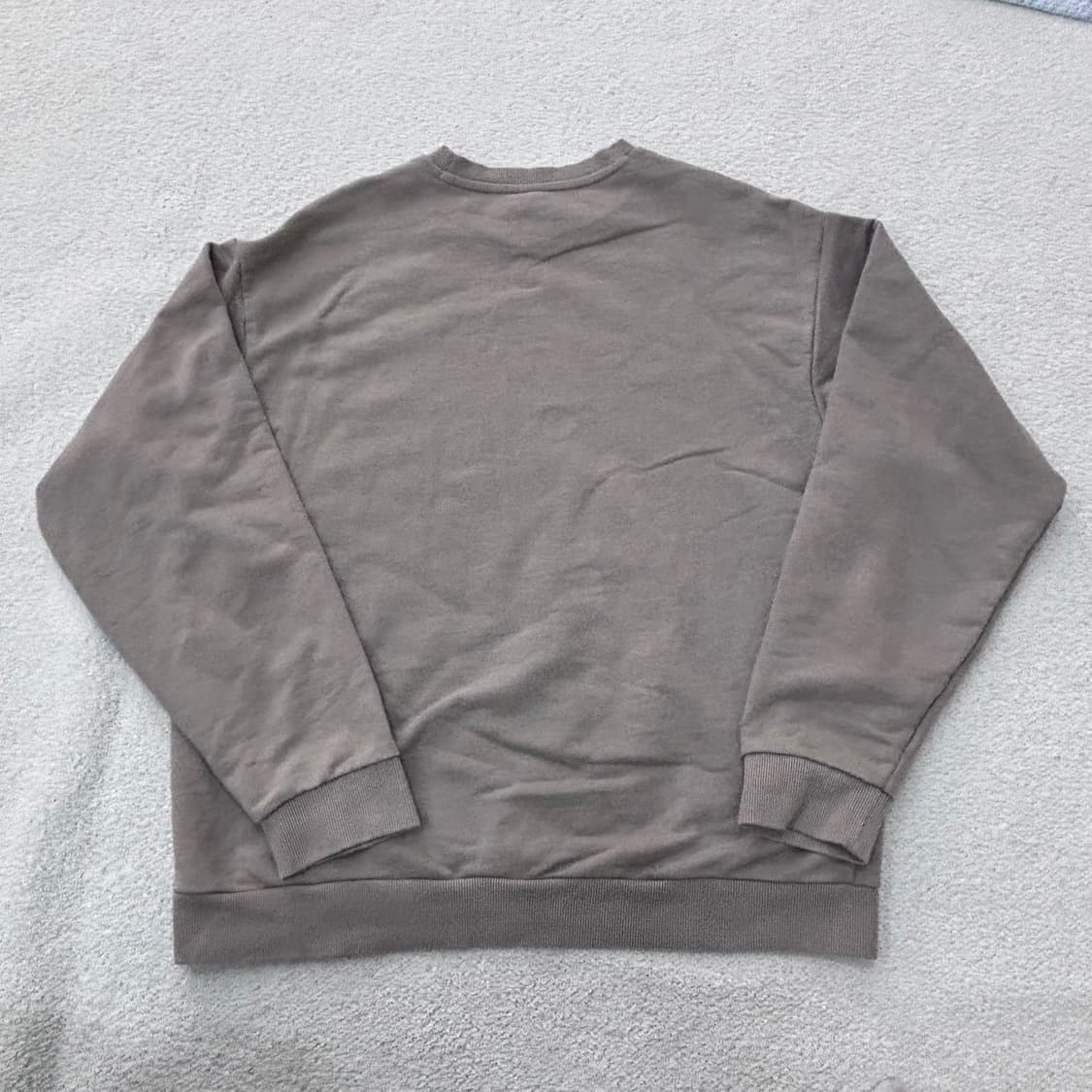 100 엄브로 에센셜 스몰로고 맨투맨 0306E 상품이미지2