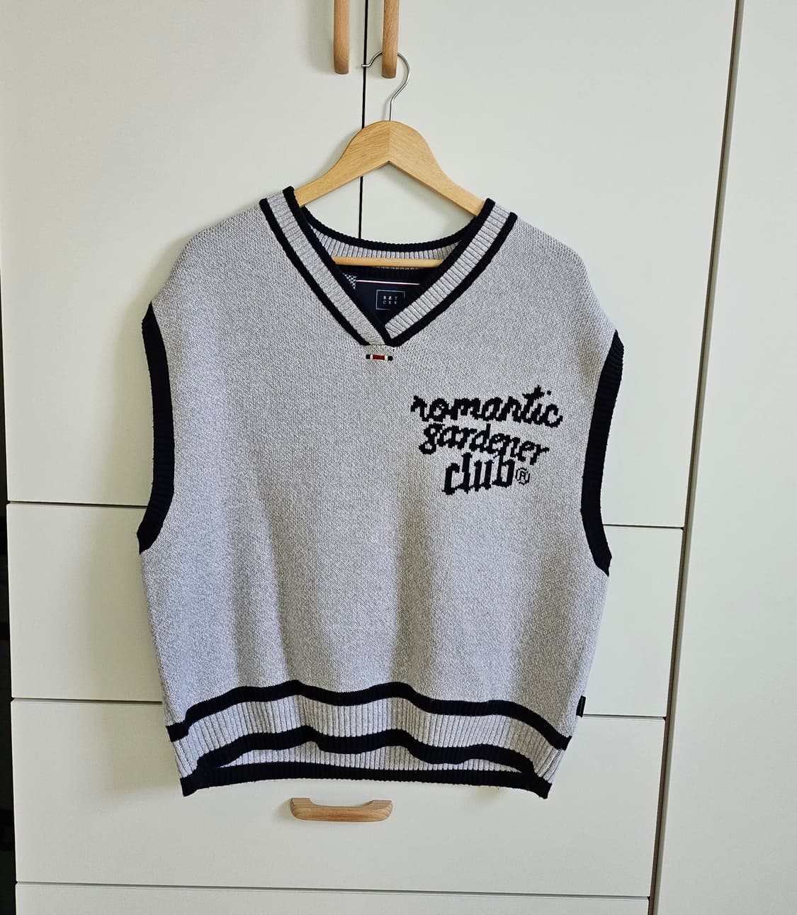 (실착2회) 로맨틱크라운 니트 베스트 라이트그레이 남여공용 M 상품이미지1