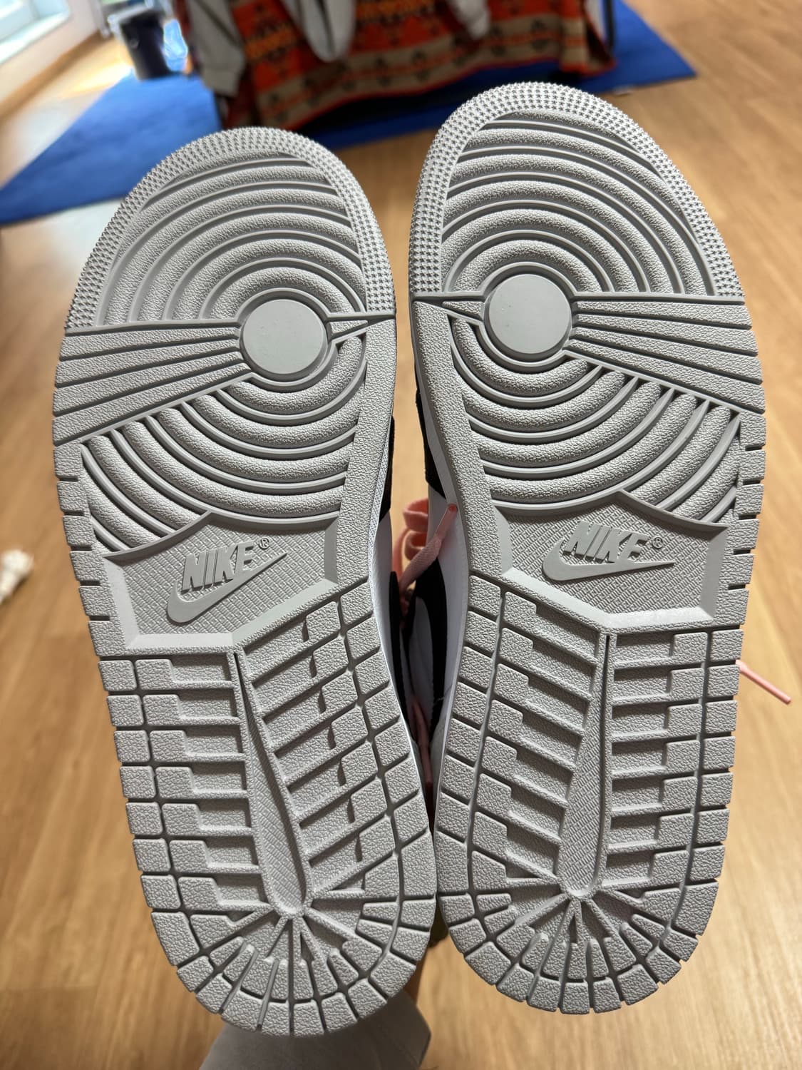 나이키 에어조던1 하이 270mm 상품이미지3