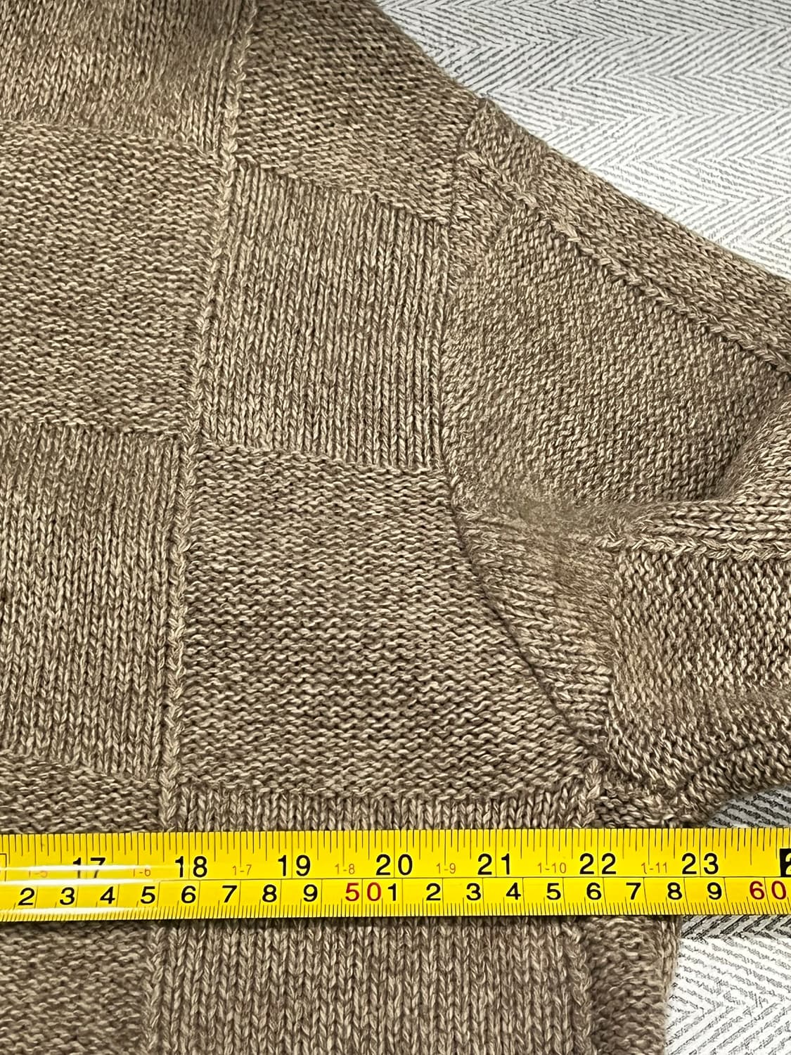 입생로랑 울 100% 자수로고 버튼 니트 L 상품이미지8