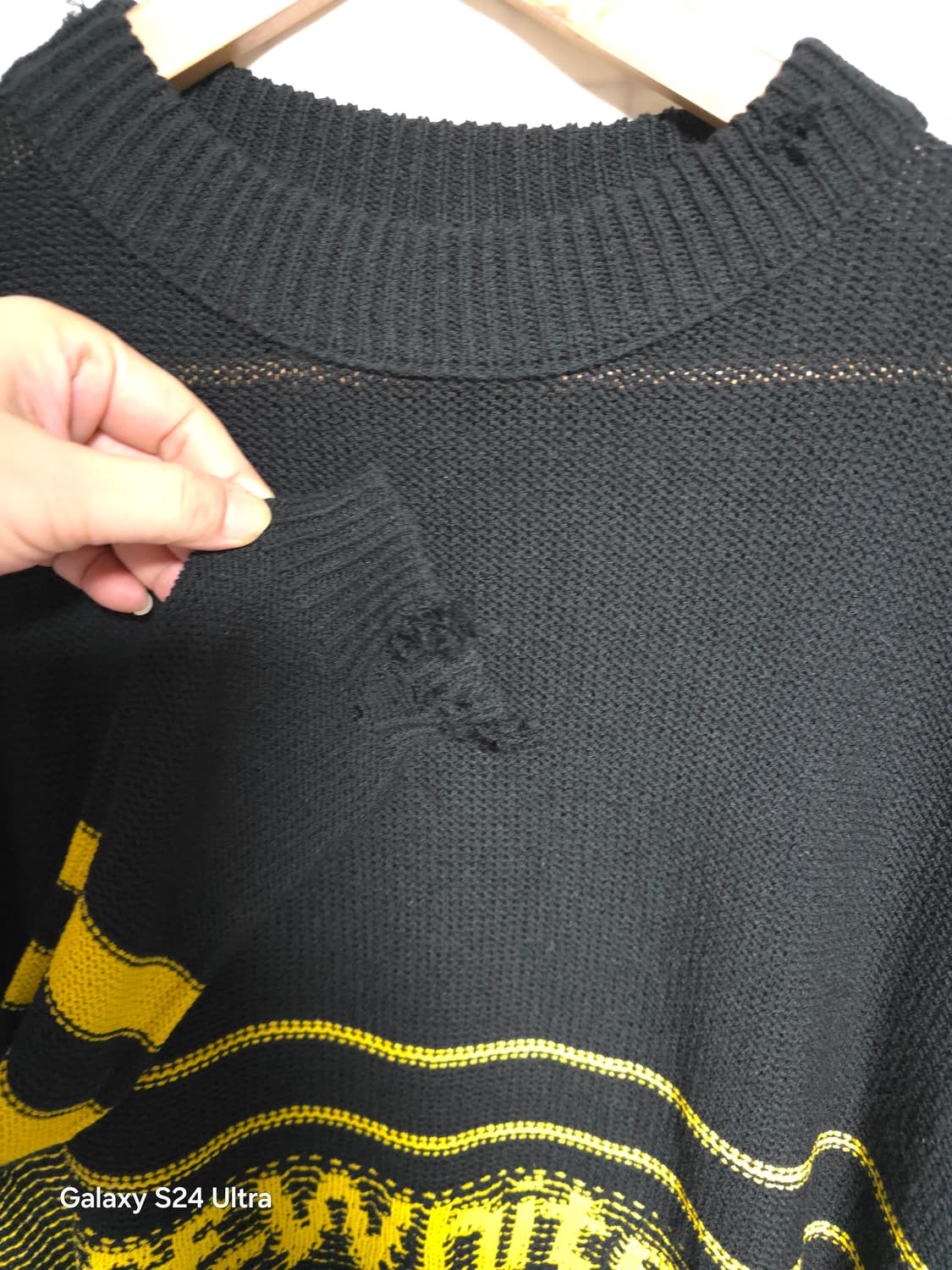 오프화이트 블랙 그런지 니트 XS ✨️정품 새상품✨️
 상품이미지4