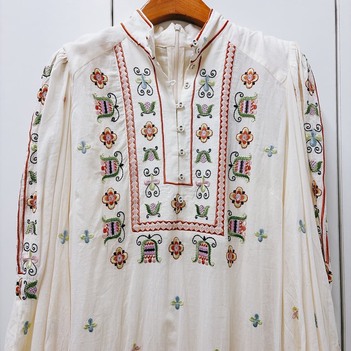 (정품/새상품) ALEMAIS 알레메 여성 자수 디테일 미디 드레스 상품이미지2