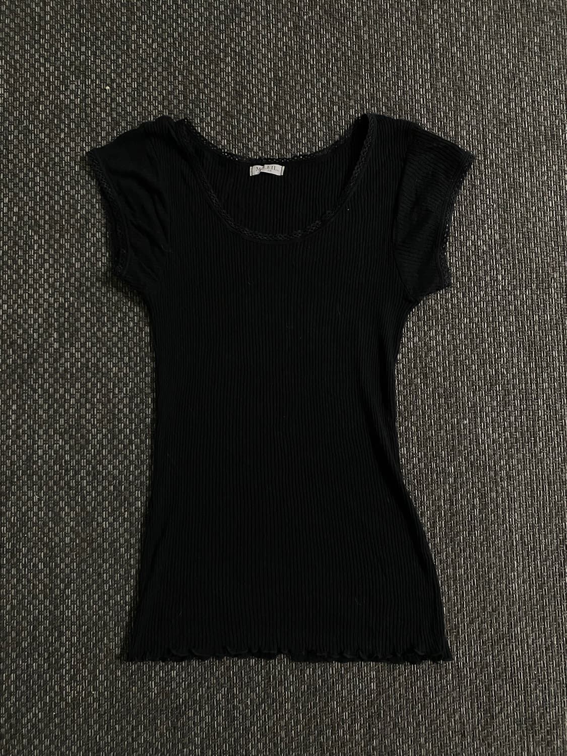 [MILEIL] Black Lace Detail Slim Fit Tee 상품이미지6