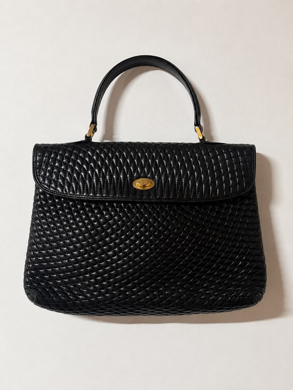 Bally 발리 블랙 퀼팅 레더 핸드백 상품이미지3