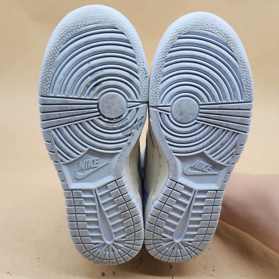 나이키 덩크 하이 풋볼 그레이 여성하이탑230 상품이미지3