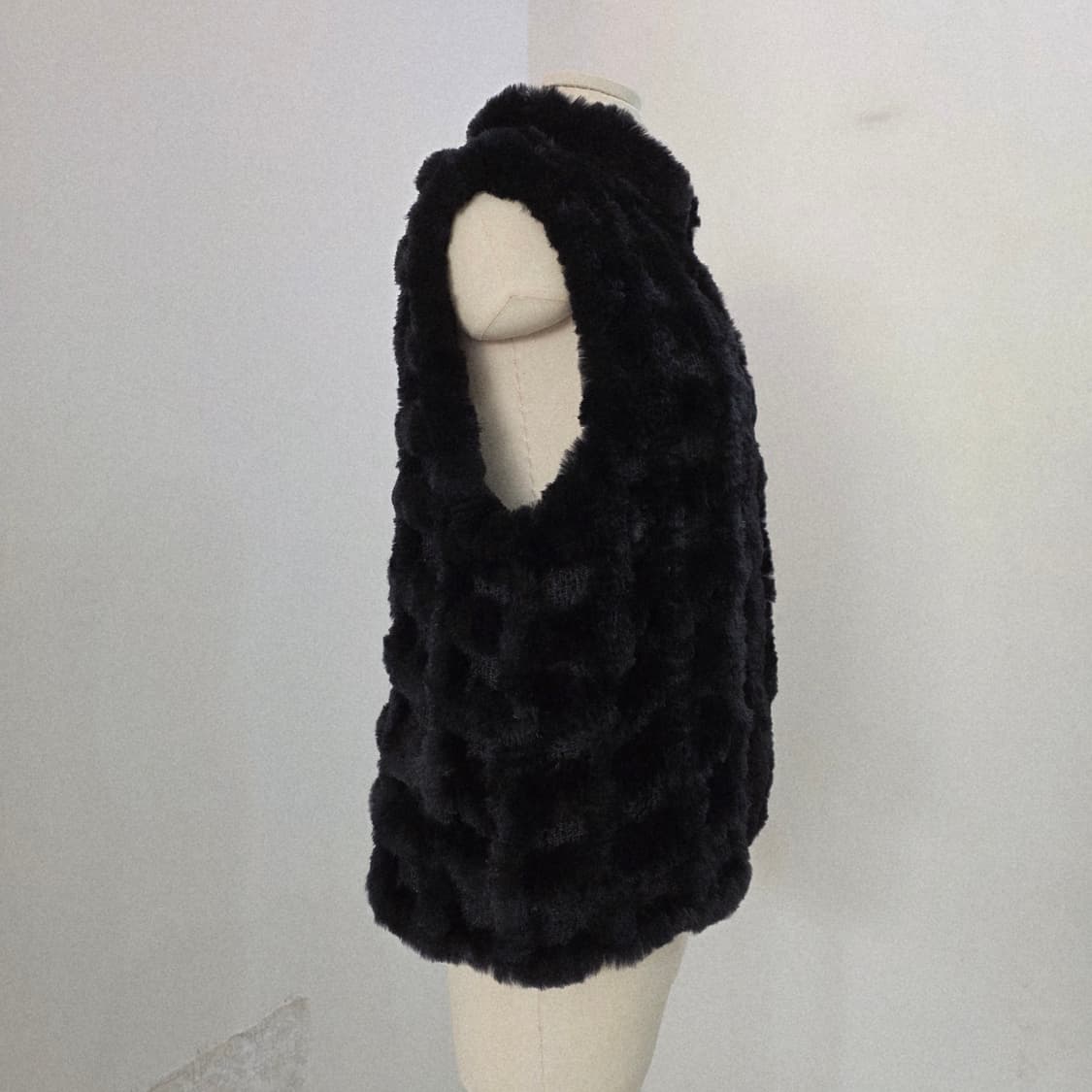 프리미엄 리얼 토끼털 격자 퀼팅 하이넥 블랙 베스트 상품이미지2