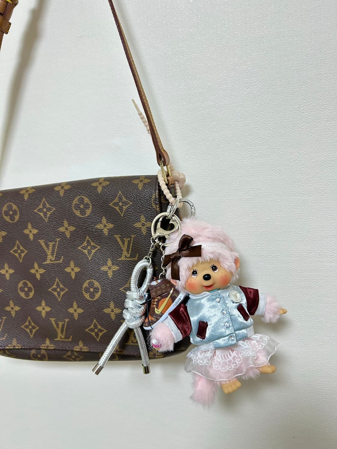 (7)정품몬치치🩶은은하게  반짝 파스텔커스텀키링 상품이미지6