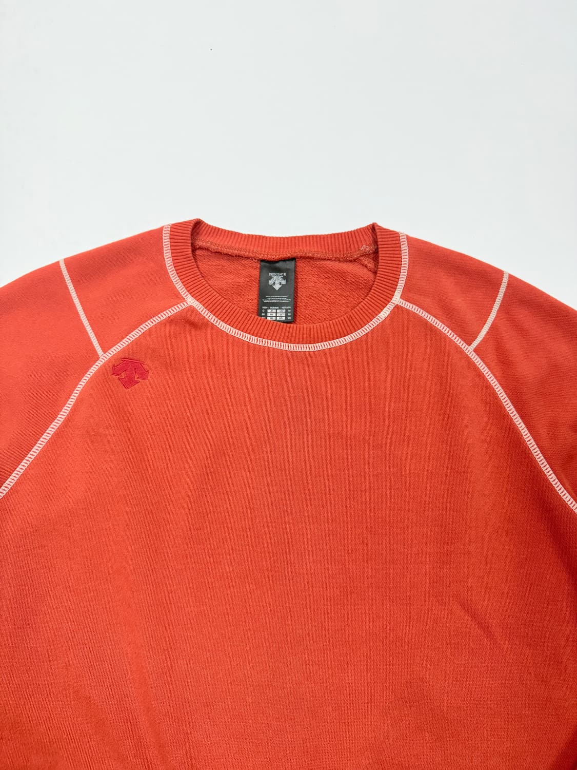 데상트 라인 포켓 맨투맨 상품이미지3