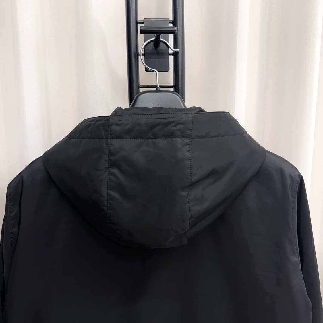 [L] 프라다 리나일론 후드 바람막이 상품이미지4