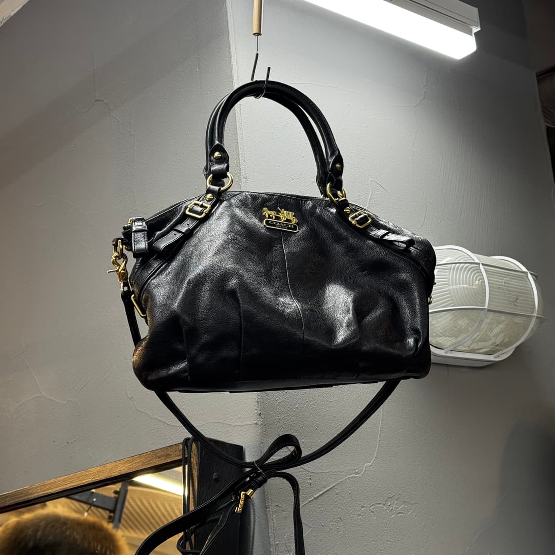 코치 레더 숄더백 크로스백 블랙 y2k 상품이미지1