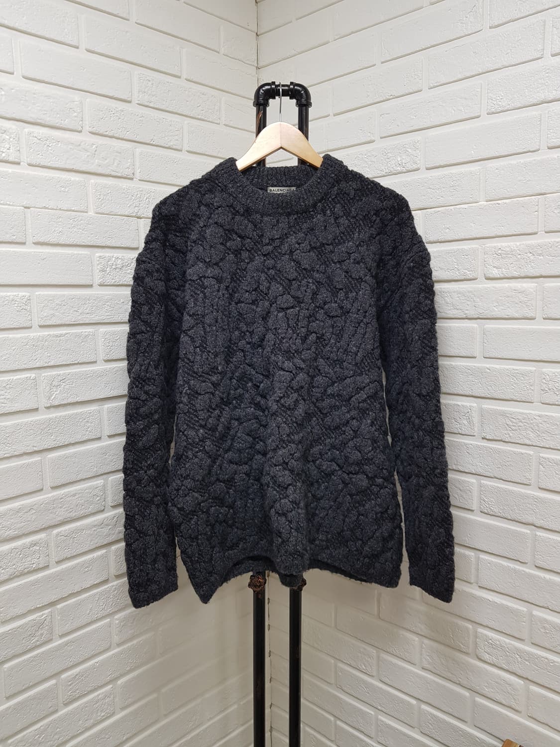 [L/정품] 발렌시아가 누에고치 오버핏 스웨터 상품이미지1