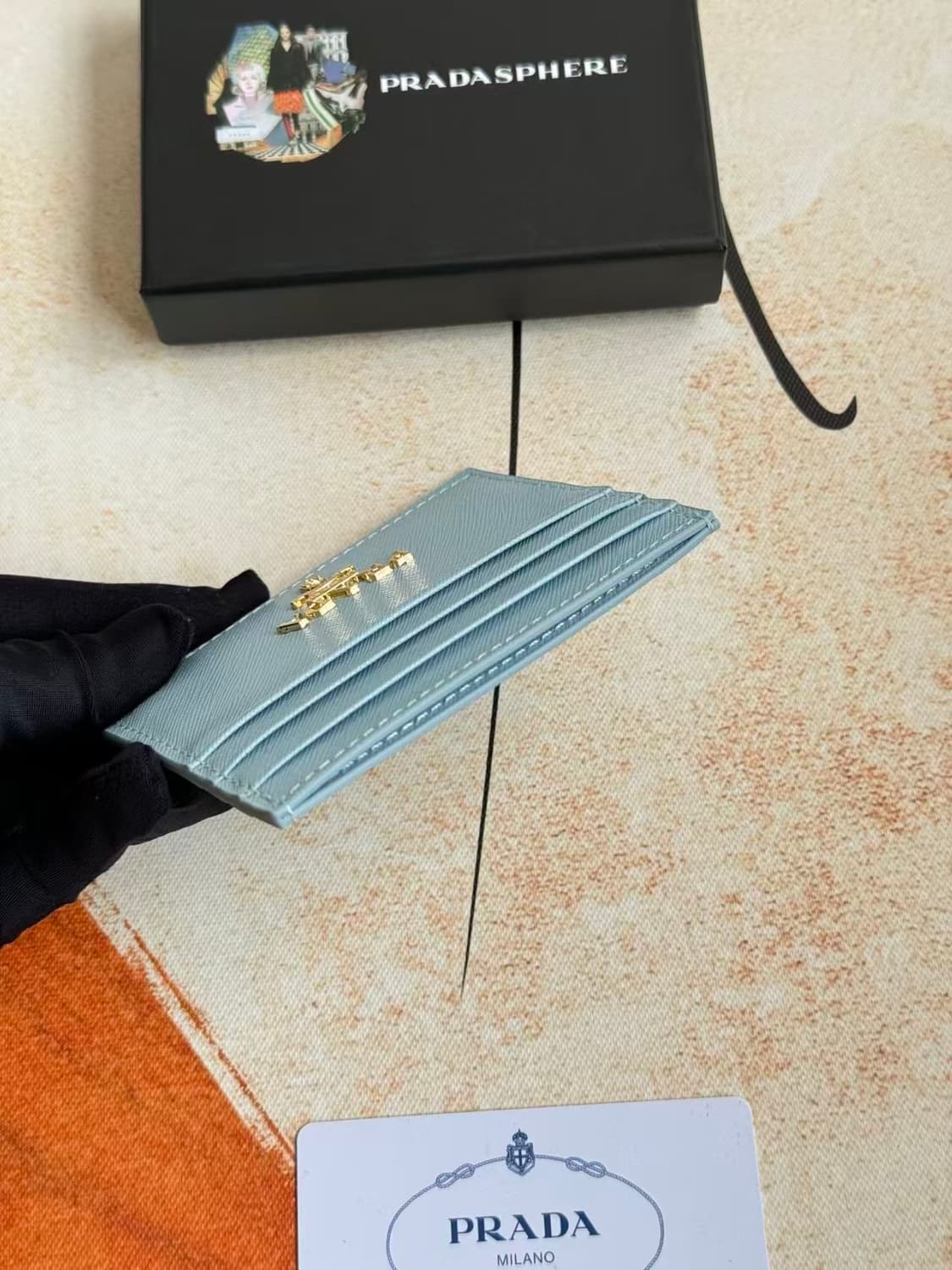 프라다 사피아노 레더 트라이앵글 로고 카드 지갑
 상품이미지5