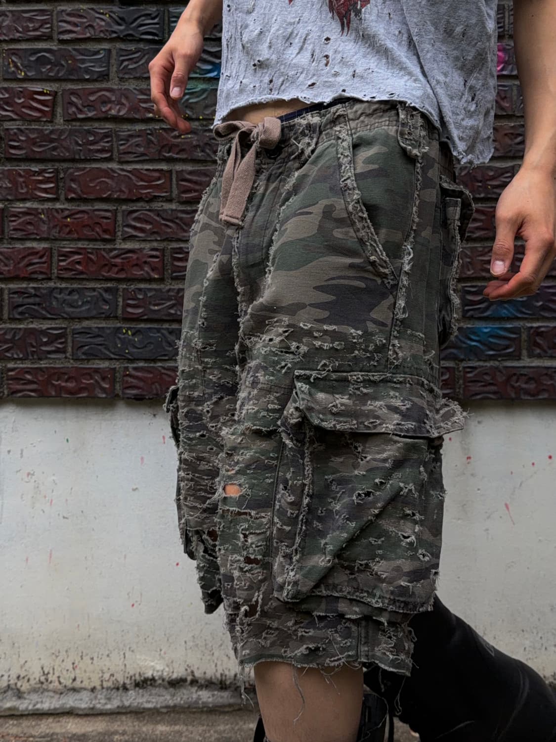"인져드" 올오버 디스트레스 카고 쇼츠 상품이미지4