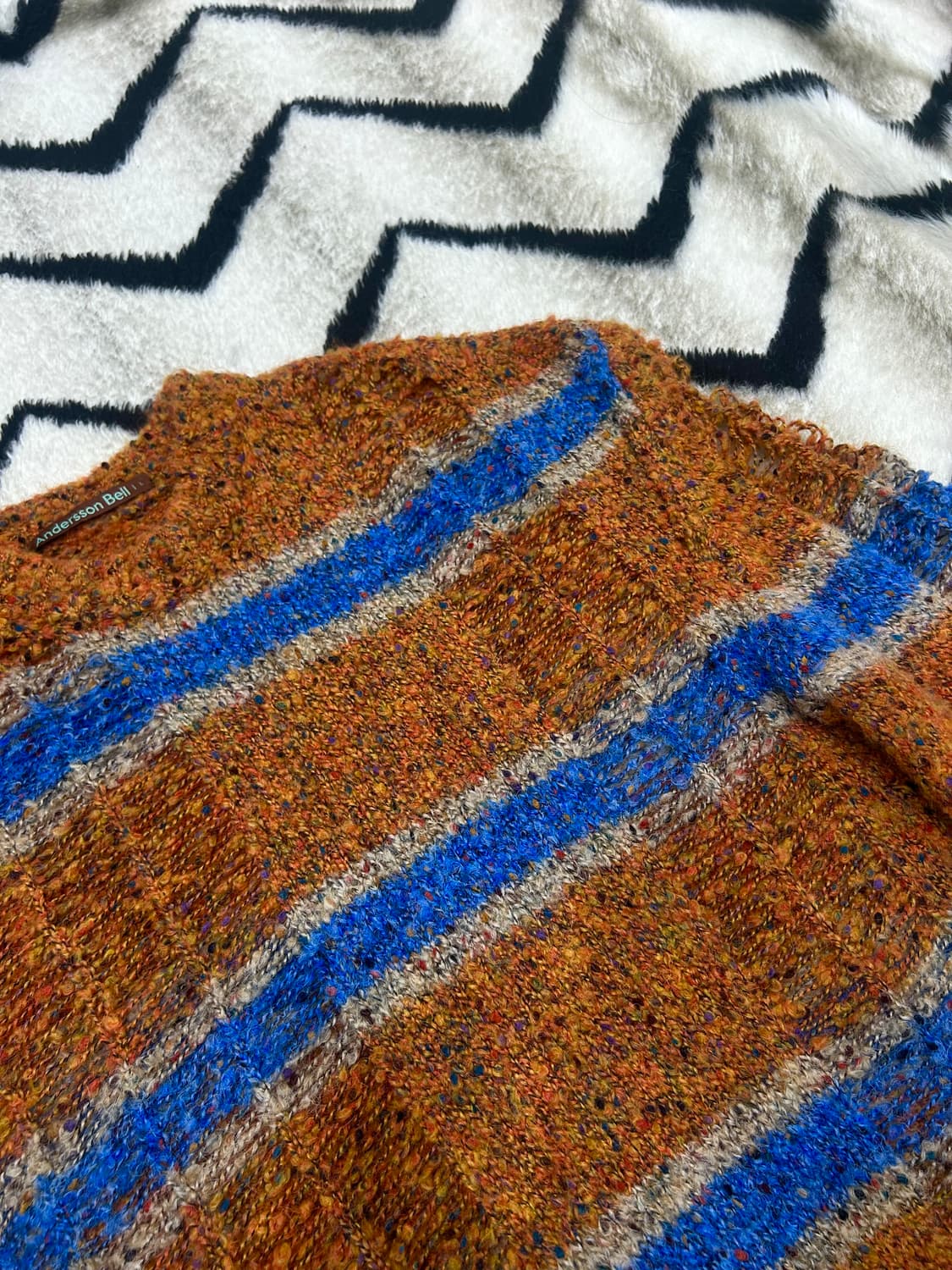 [L]앤더슨벨 보스니아 데미지 스트라이프 니트 상품이미지1