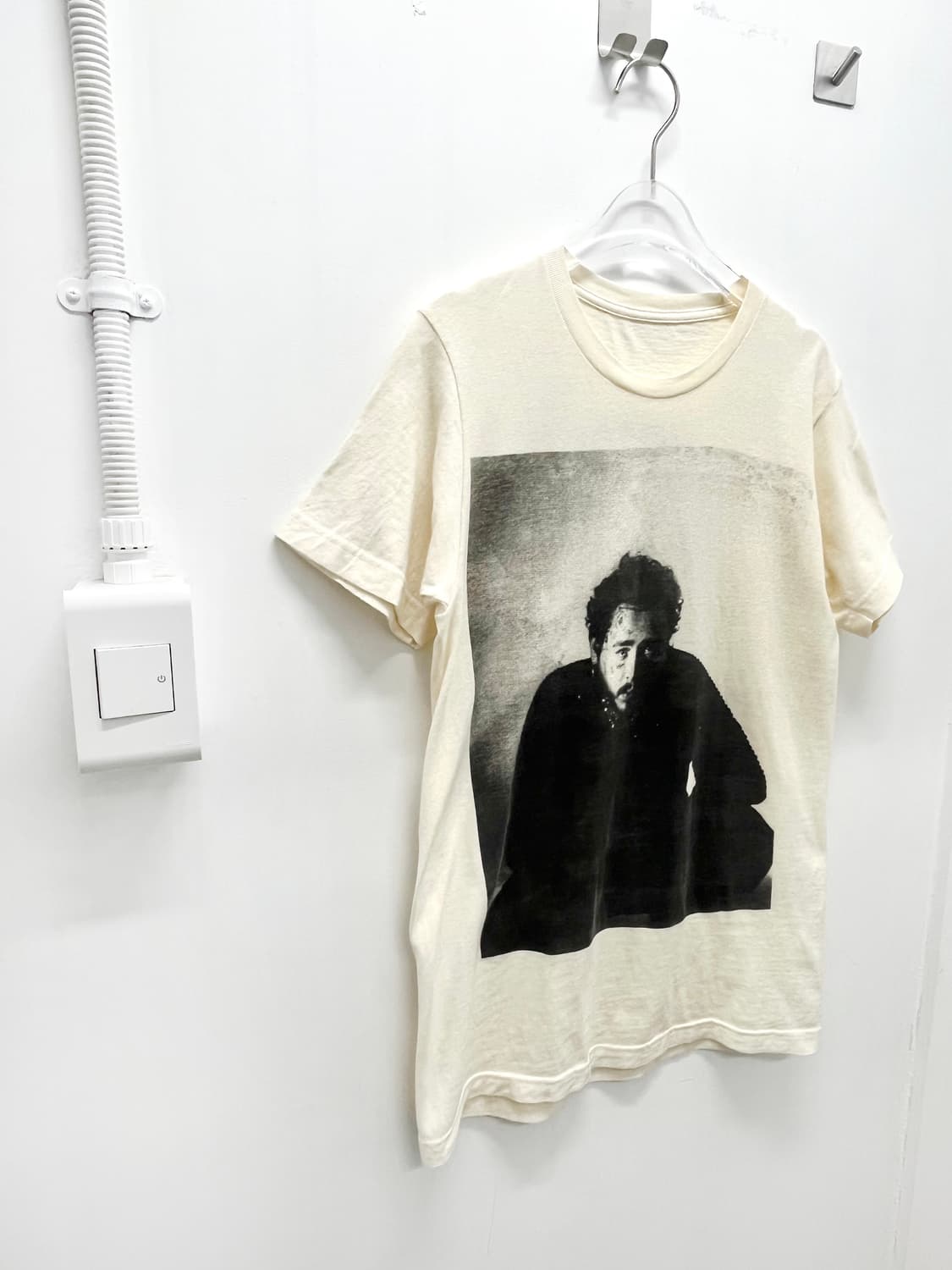 A men’s T-shirt 상품이미지3