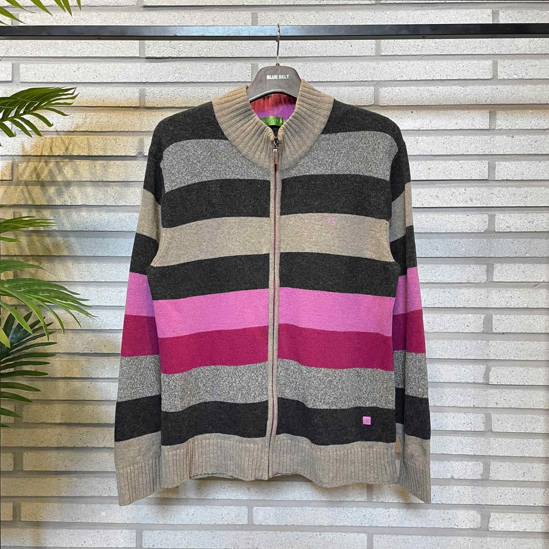 KR VINTAGE 집업 니트 배색 스트라이프 디테일 차콜 핑크 상품이미지2