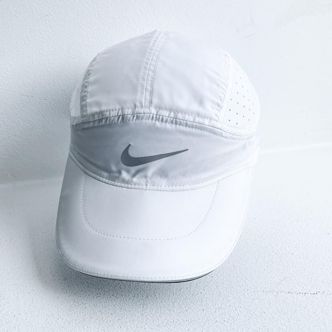 나이키 리플렉티브 스우시 테일 윈드 드라이 핏 캠프캡 상품이미지1