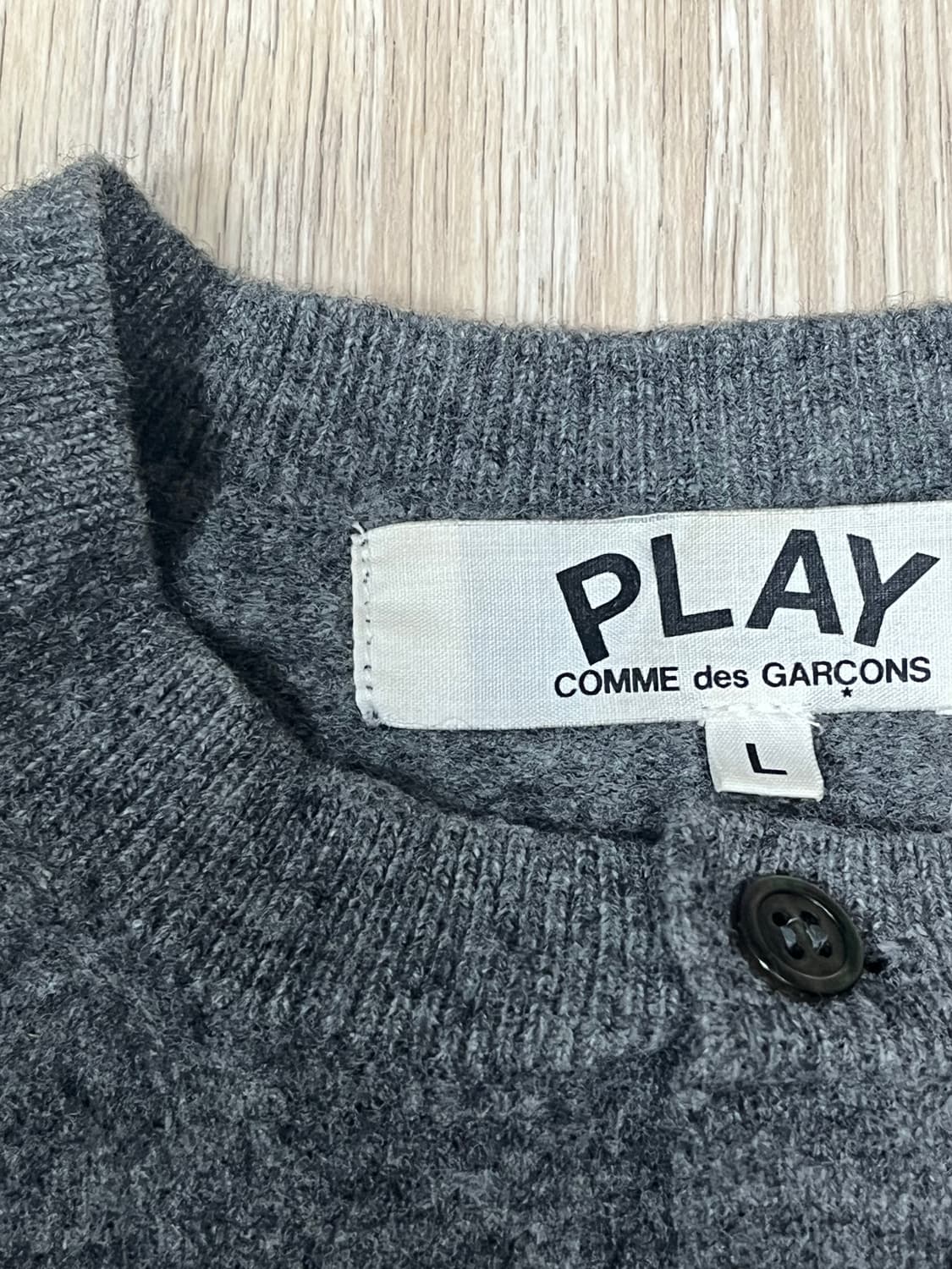 [정품] 꼼데가르송 그레이 가디건 하트 와펜 상품이미지3