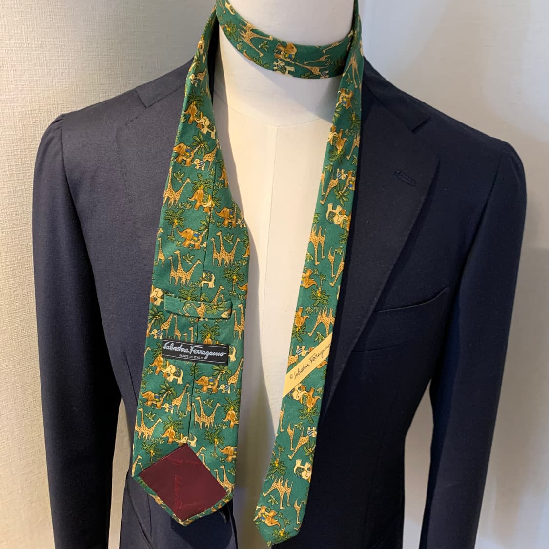 살바토레 페레가모(Ferragamo) 명품 정장넥타이 A+등급 9cm 상품이미지2