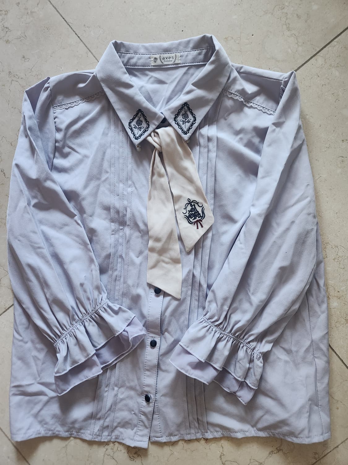 엑시즈팜 리본 블라우스 상품이미지1