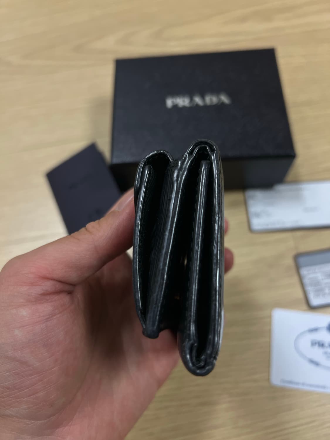 프라다 사피아노 가죽 반지갑  상품이미지3