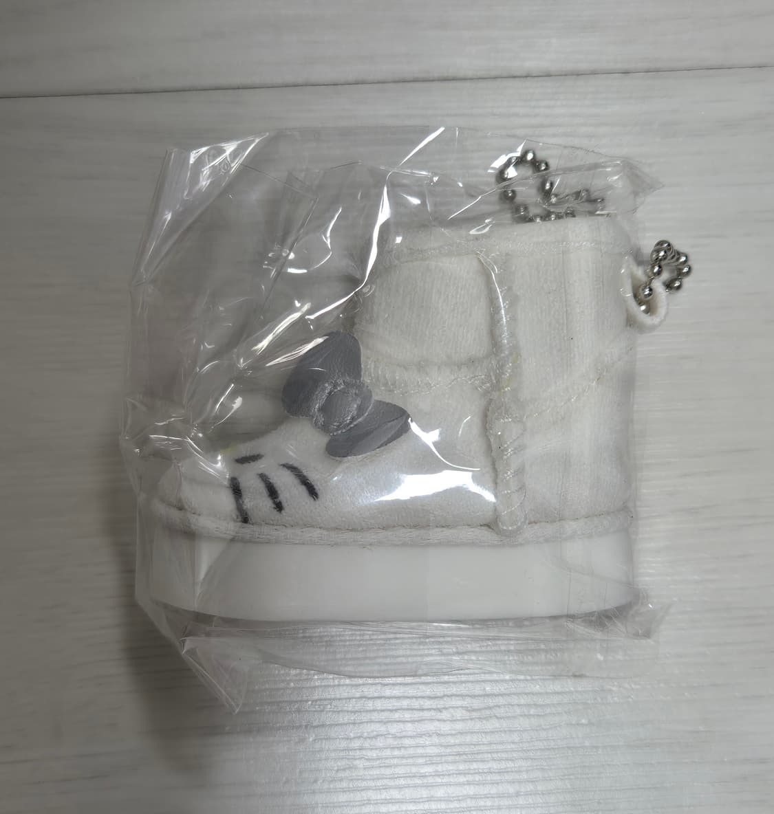 산리오 헬로키티 가챠 키링 어그 부츠 상품이미지3