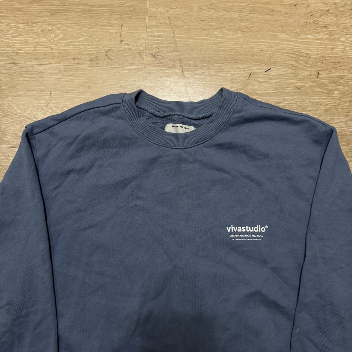 비바스튜디오 라운드 맨투맨 상품이미지2