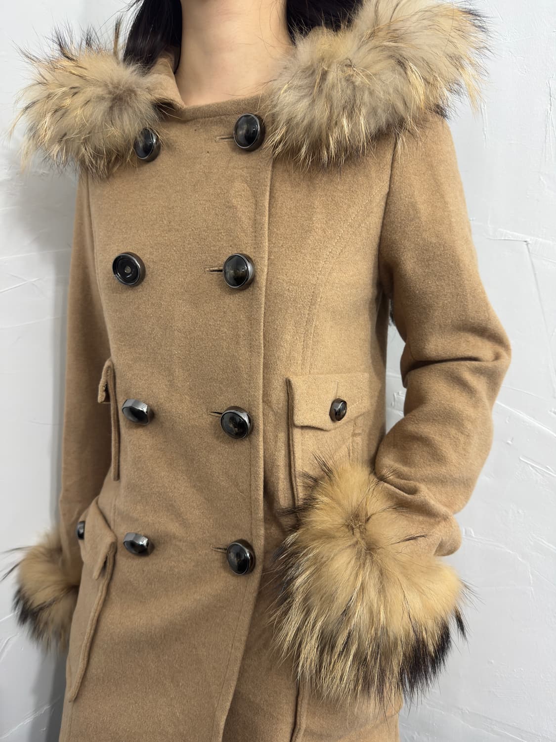 grace contental camel fur detail coat 상품이미지4