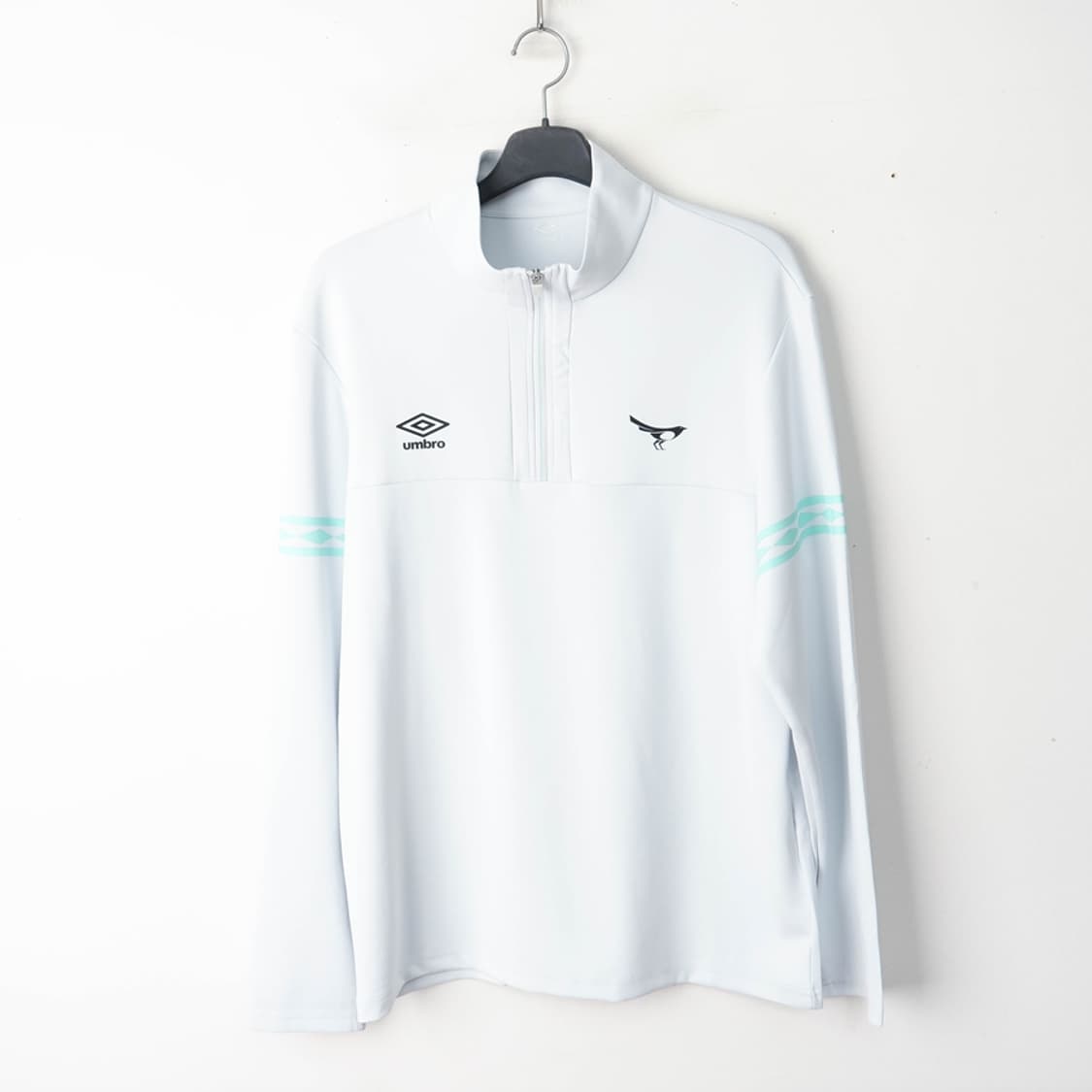 110/새상품 엄브로 성남FC 트레이닝 반집업 탑 상품이미지1