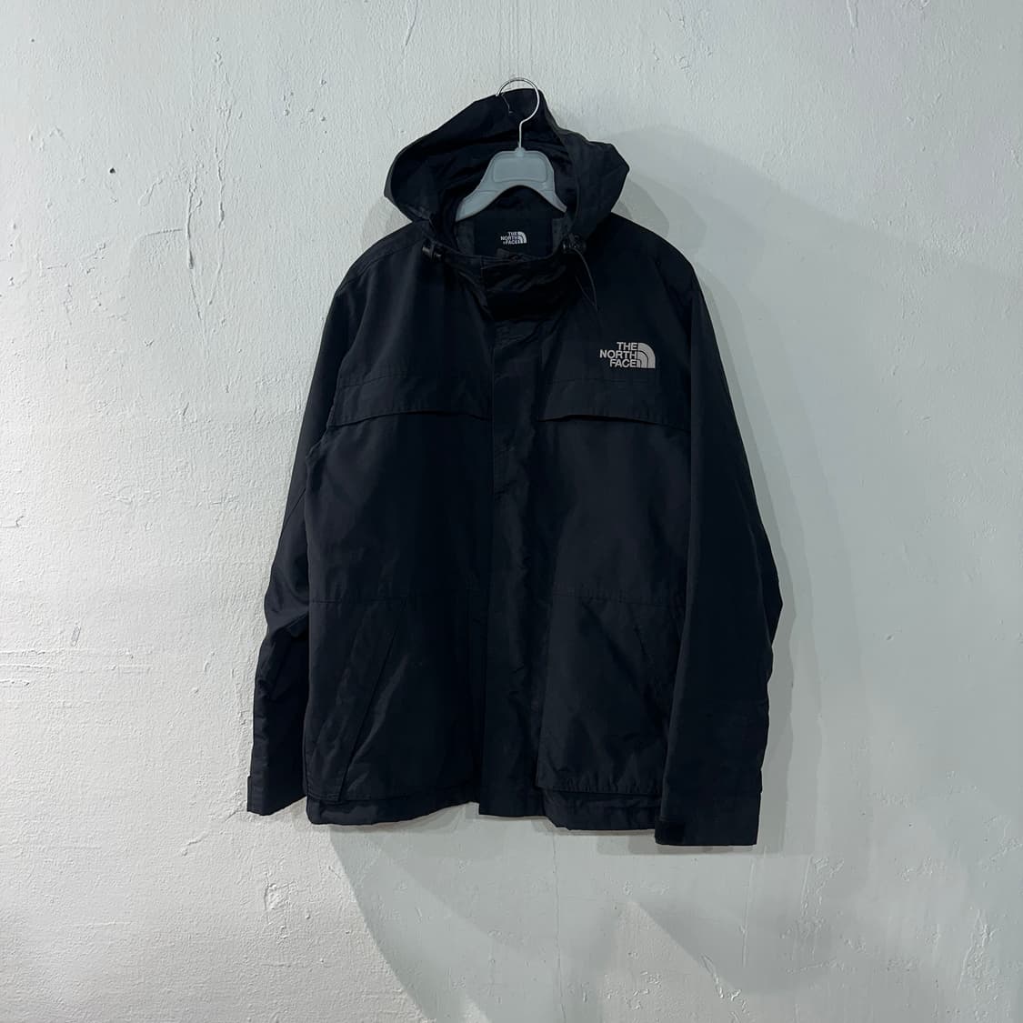 노스페이스 검흰 바람막이 S 상품이미지1