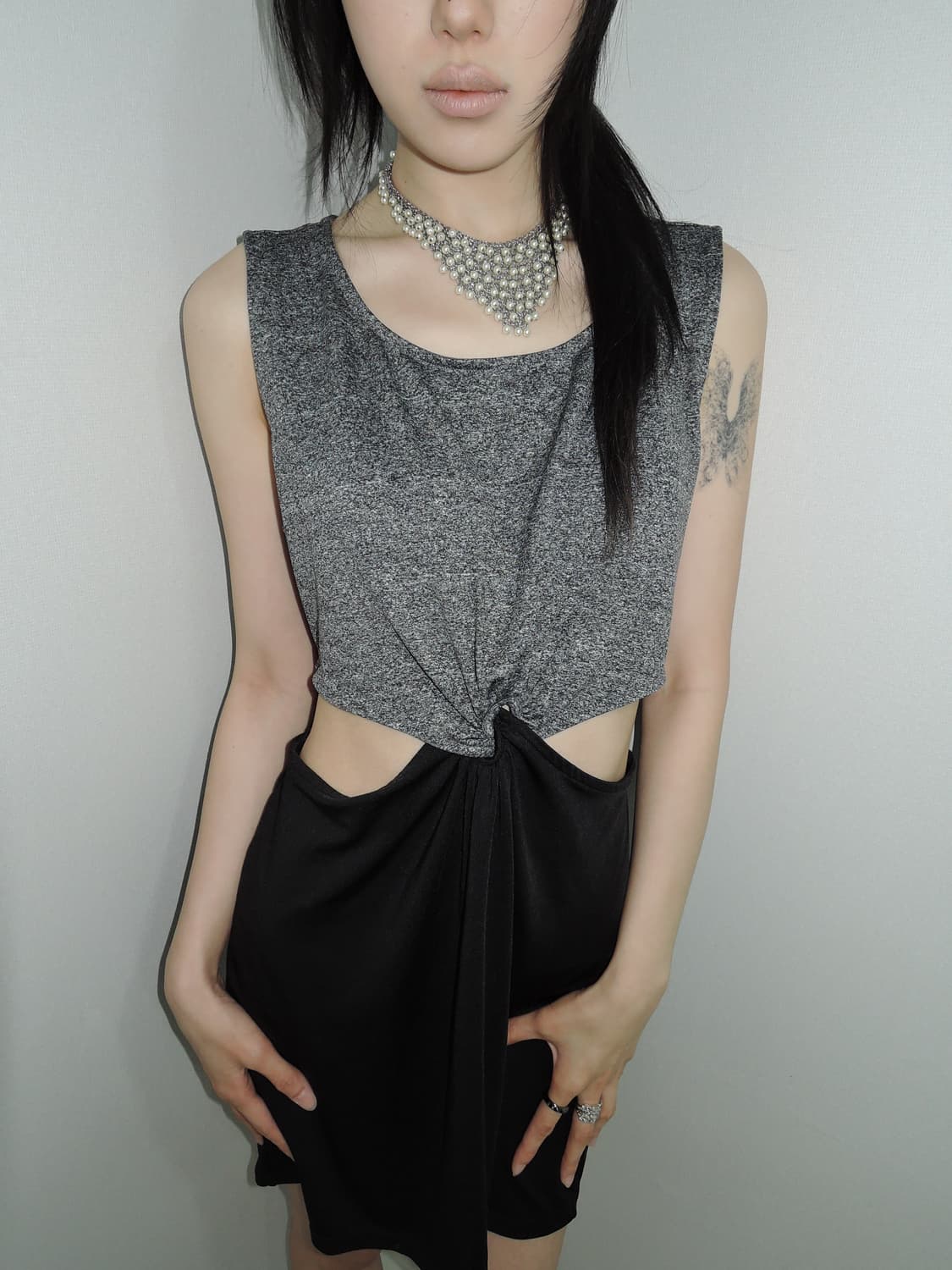 Cut-Out Twist Dress 상품이미지2
