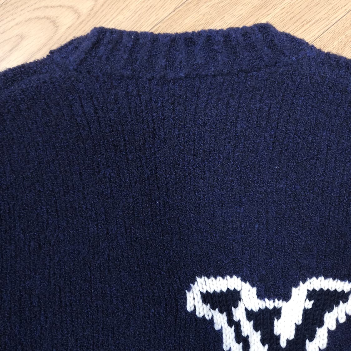 루이비통 인따르시아 크루넥 M 상품이미지5