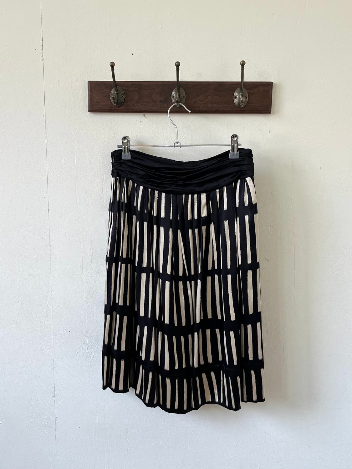 DKNY 패턴 실크 스커트 상품이미지2