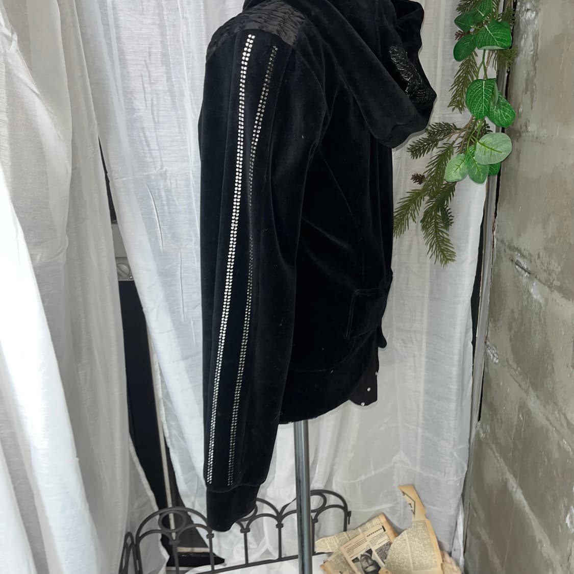 갸루 벨벳 큐빅 날개체인 후드집업 상품이미지4