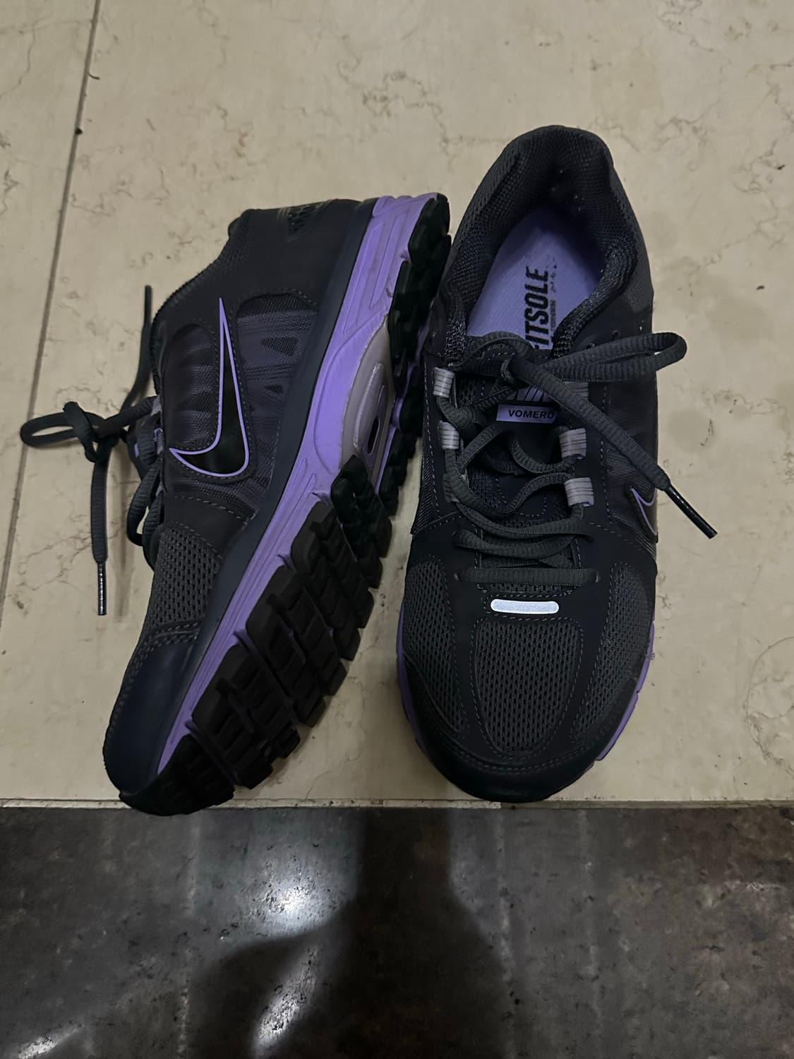 새상품) 나이키 VOMERO 7 여성 정품 런닝화 235mm 상품이미지1