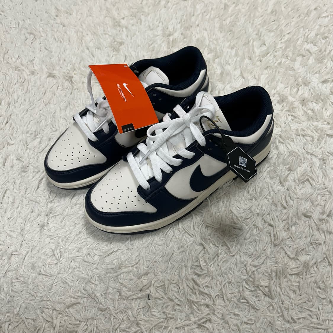 Nike Dunk Low “Midnight Navy” 상품이미지1