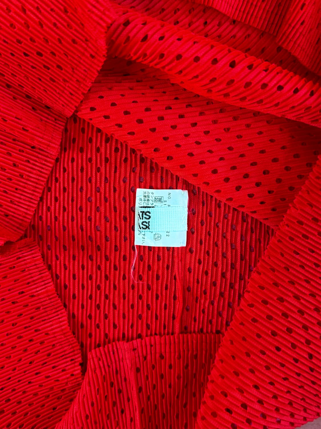 이세이미야케 Pleats Please 펀칭 플리츠 슬리브리스 상품이미지8