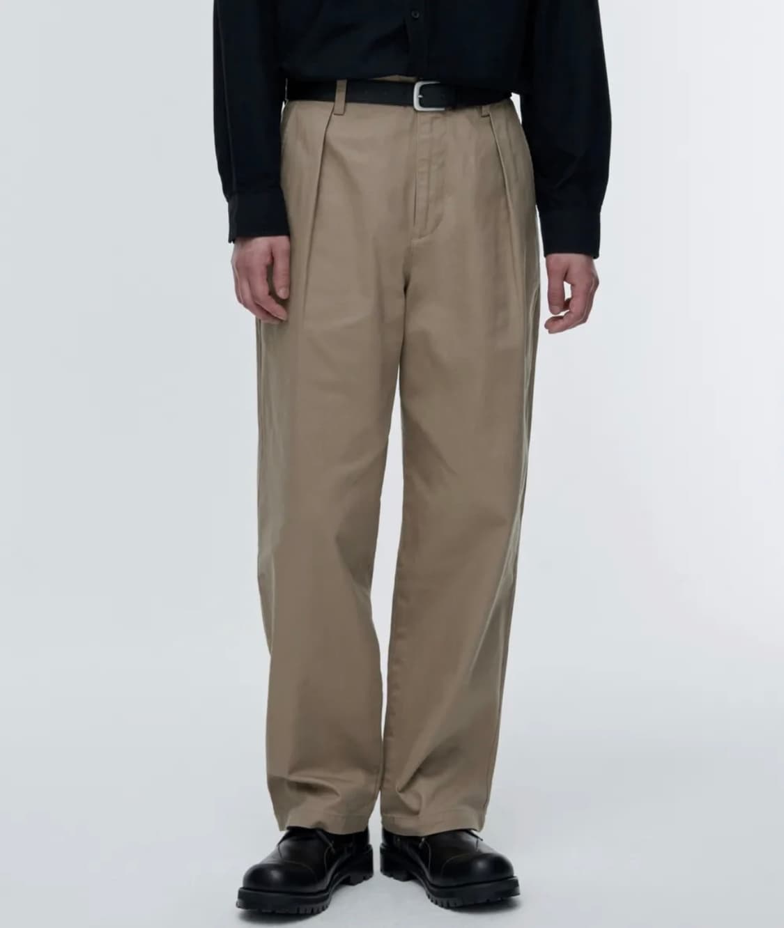 [32] 무탠다드 리버스 원 턱 레귤러 핏 치노 팬츠 베이지 상품이미지1