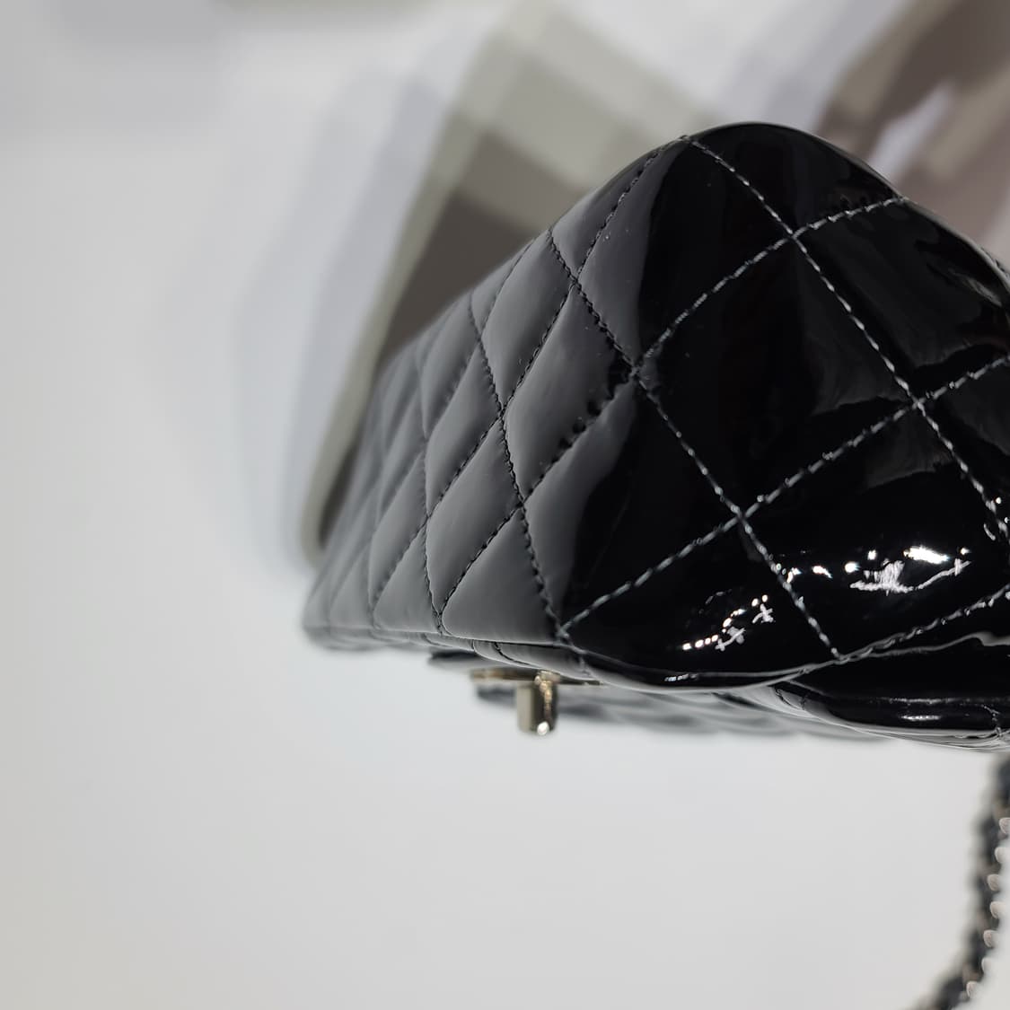 샤넬 미니 페이턴트 싱글 크로스 백 상품이미지3